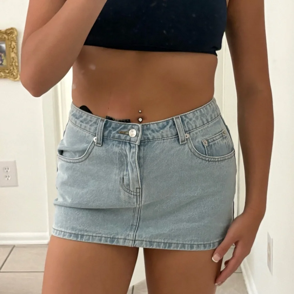 Light Blue Denim Mini Skirt Edikted - Picture 5 of 5